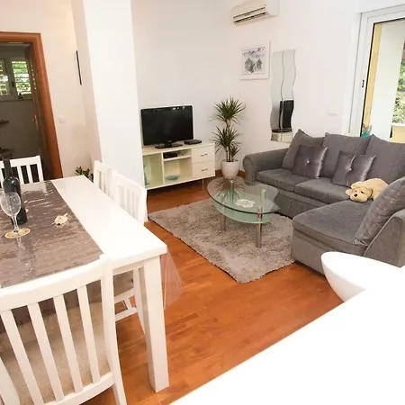 Tera Apartment Near Bacvice Beach And City Centre Split Exterior photo